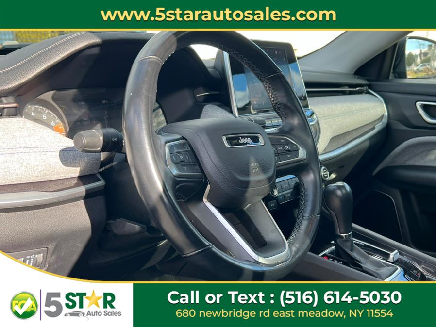 2022 Jeep Compass Latitude 4x4 photo