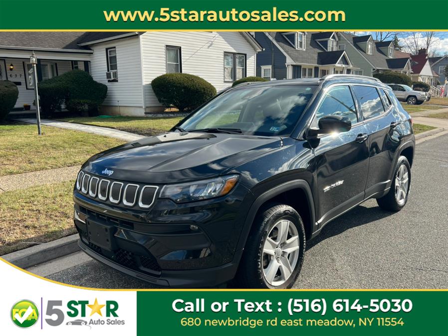 2022 Jeep Compass Latitude 4x4 photo