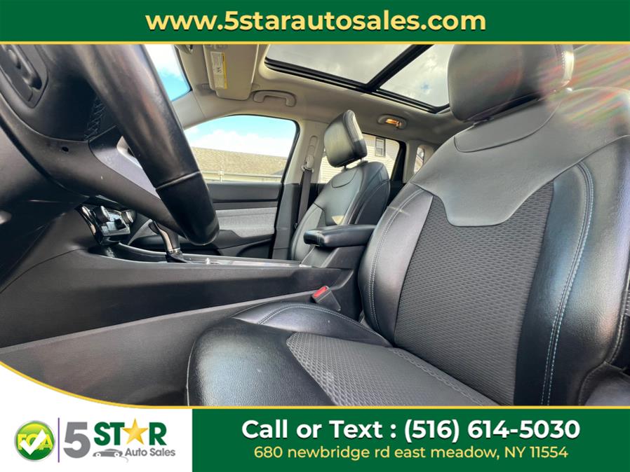 2022 Jeep Compass Latitude 4x4 photo
