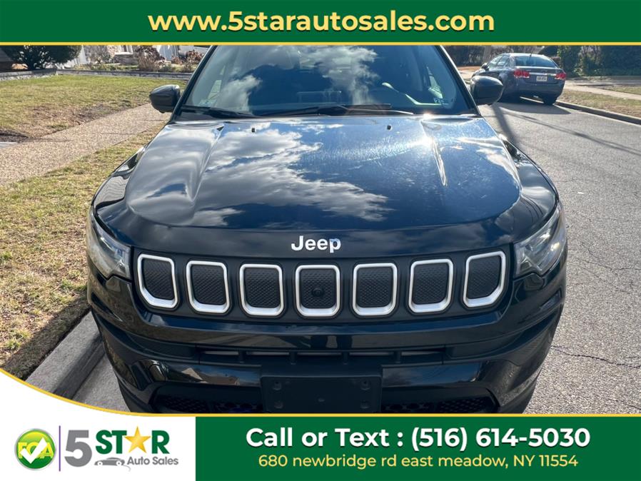 2022 Jeep Compass Latitude 4x4 photo