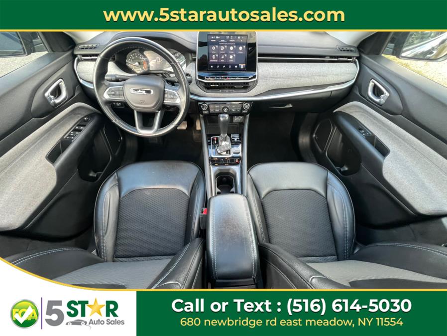 2022 Jeep Compass Latitude 4x4 photo