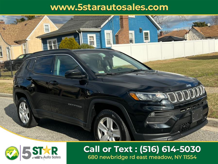2022 Jeep Compass Latitude 4x4 photo