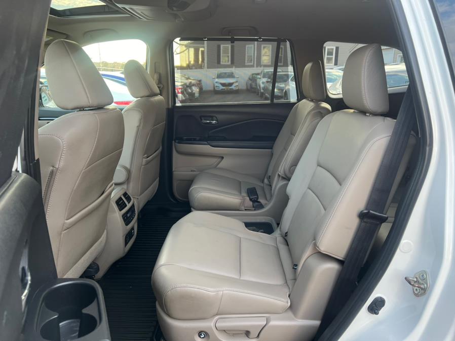 2019 Honda Pilot Touring 7-Passenger AWD photo
