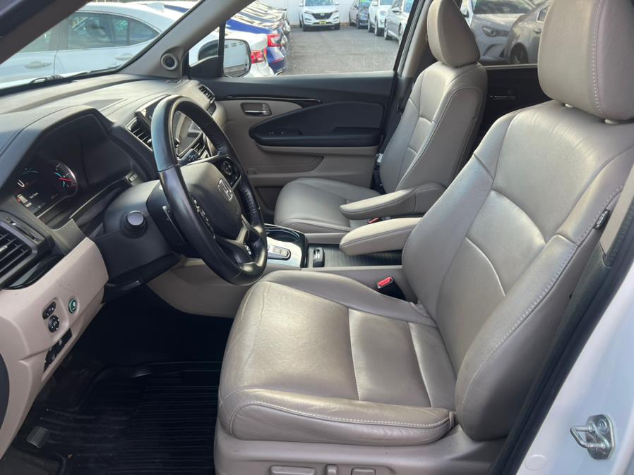 2019 Honda Pilot Touring 7-Passenger AWD photo