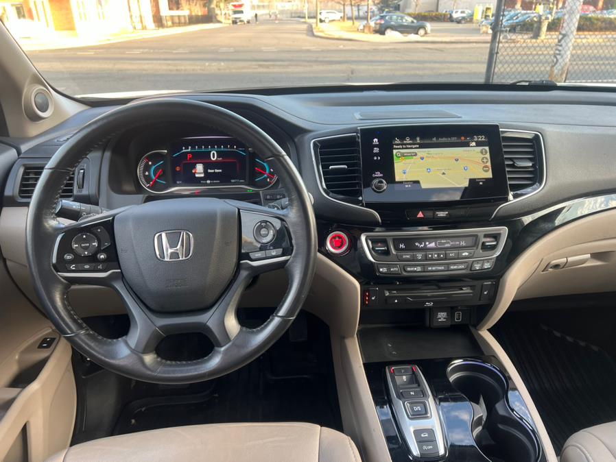 2019 Honda Pilot Touring 7-Passenger AWD photo