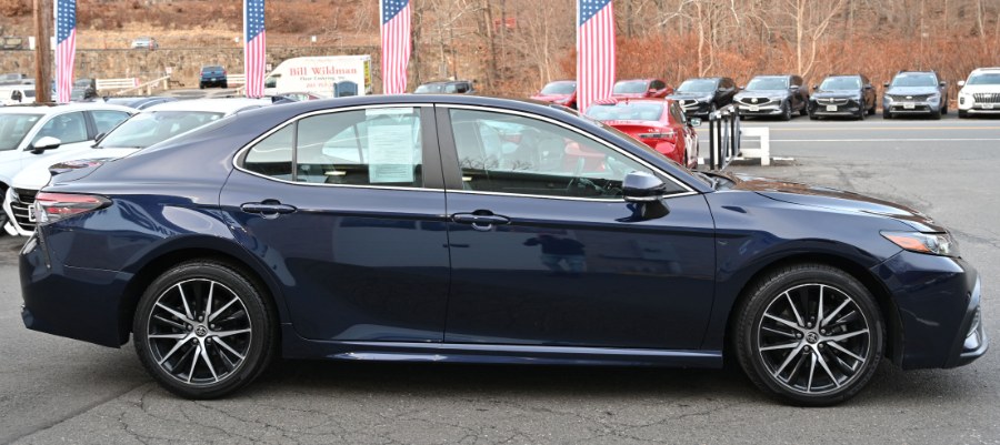 2022 Toyota Camry SE Auto photo