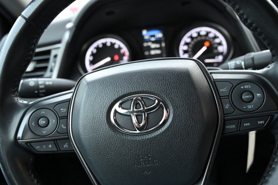 2022 Toyota Camry SE Auto photo