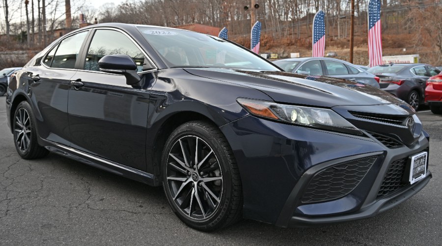 2022 Toyota Camry SE Auto photo