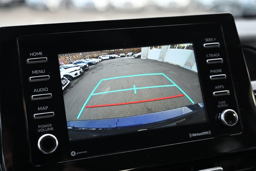 2022 Toyota Camry SE Auto photo