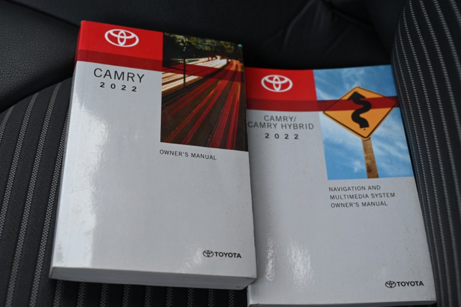 2022 Toyota Camry SE Auto photo