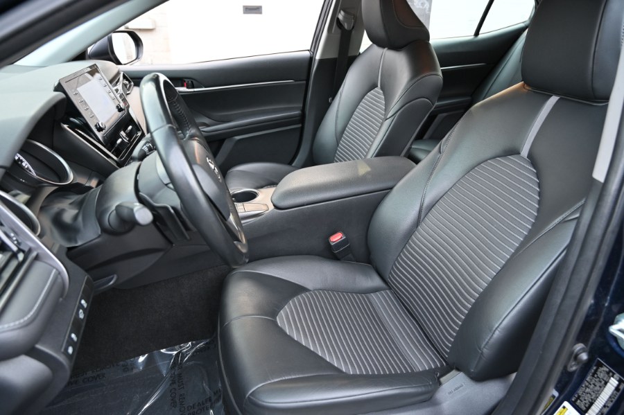 2022 Toyota Camry SE Auto photo