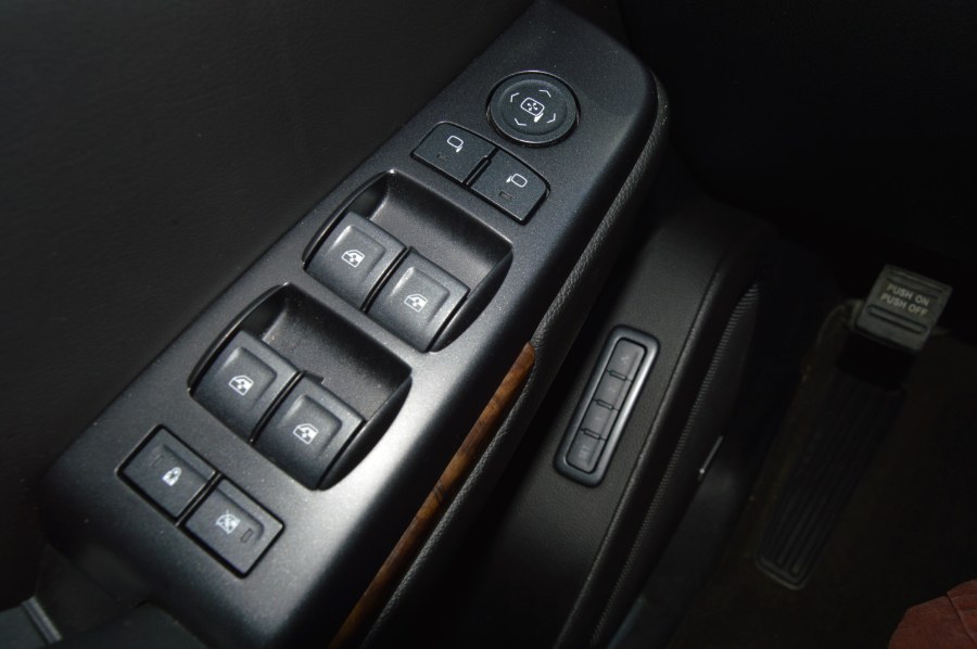 2018 Chevrolet Suburban 2WD 4dr 1500 LT photo