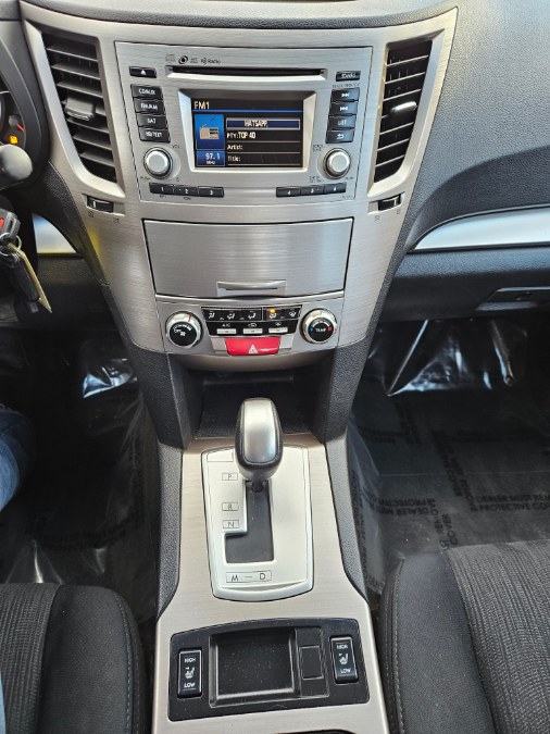 2014 Subaru Legacy 2.5i Premium photo