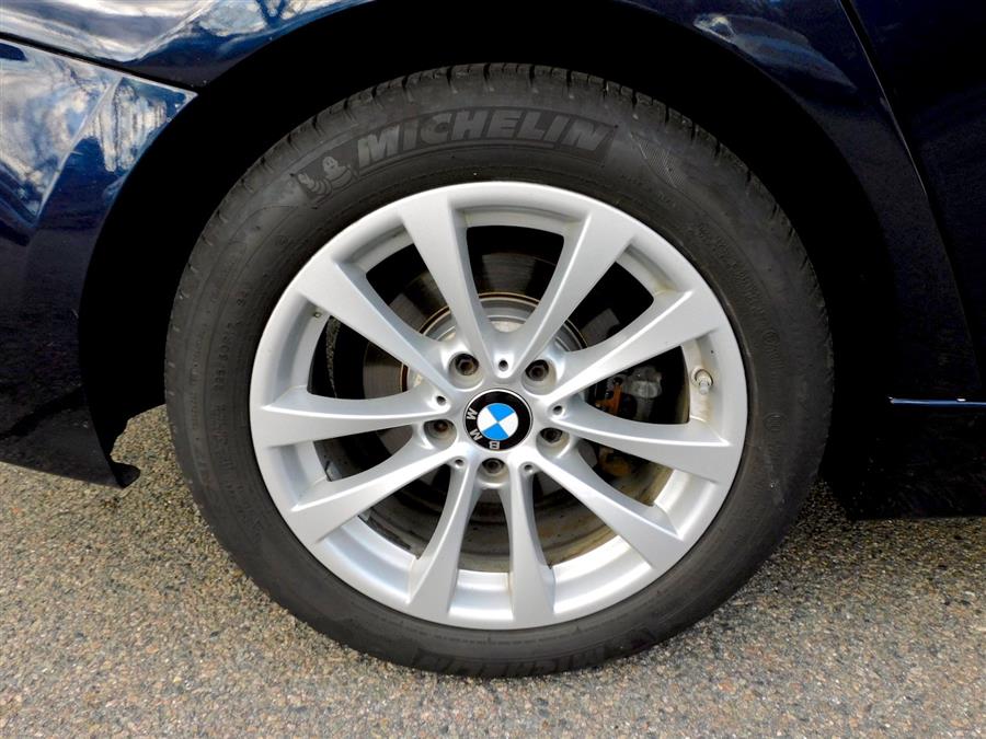 2017 BMW 3-Series 320i xDrive Sedan photo