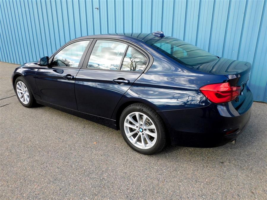 2017 BMW 3-Series 320i xDrive Sedan photo