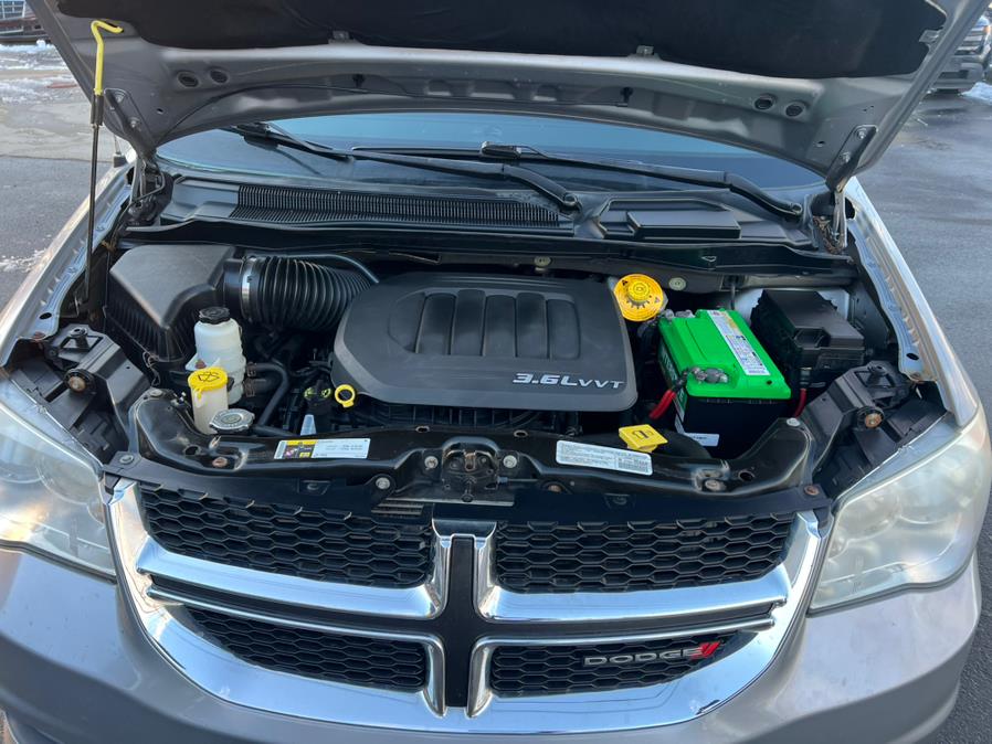 2014 Dodge Grand Caravan SXT photo