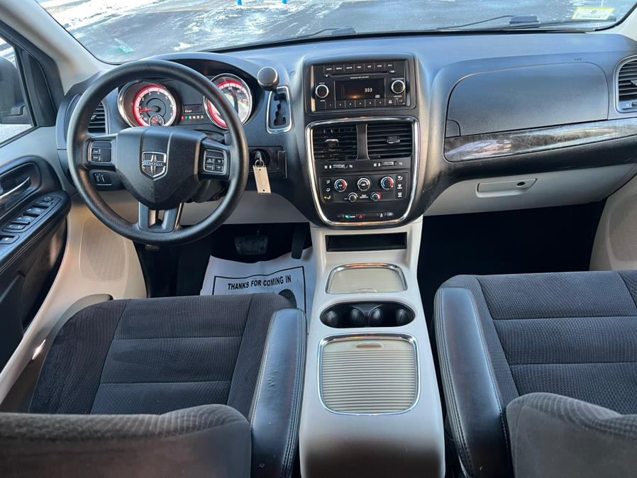 2014 Dodge Grand Caravan SXT photo