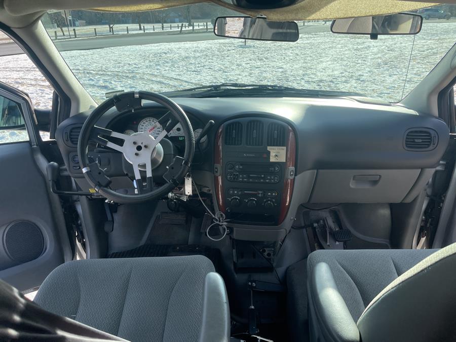 2005 Chrysler Town & Country LX photo