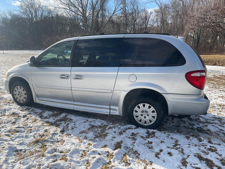 2005 Chrysler Town & Country LX photo