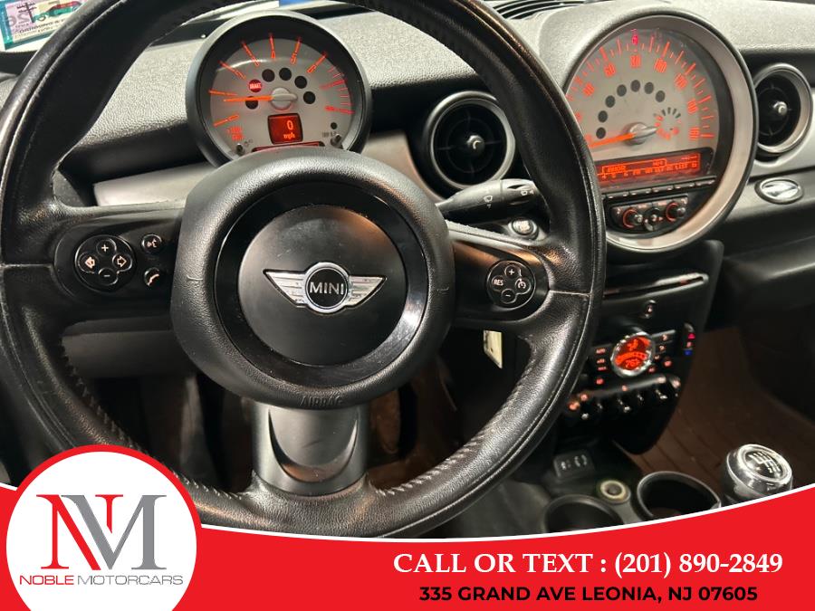 2013 MINI Cooper photo