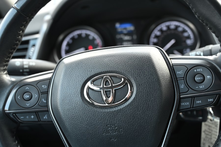 2023 Toyota Camry SE Auto photo
