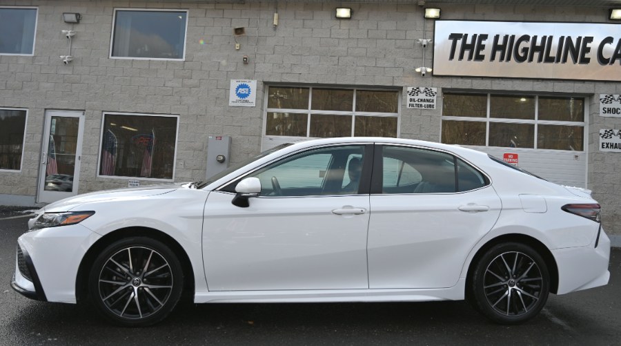 2023 Toyota Camry SE Auto photo
