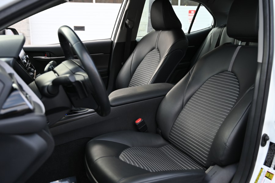 2023 Toyota Camry SE Auto photo
