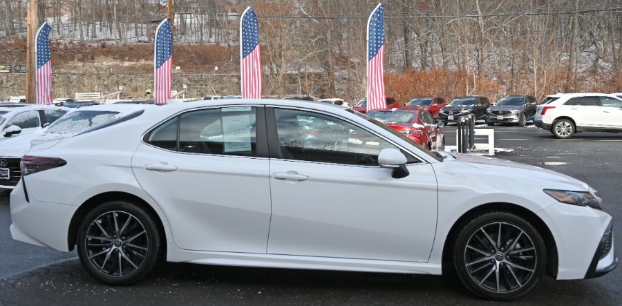 2023 Toyota Camry SE Auto photo