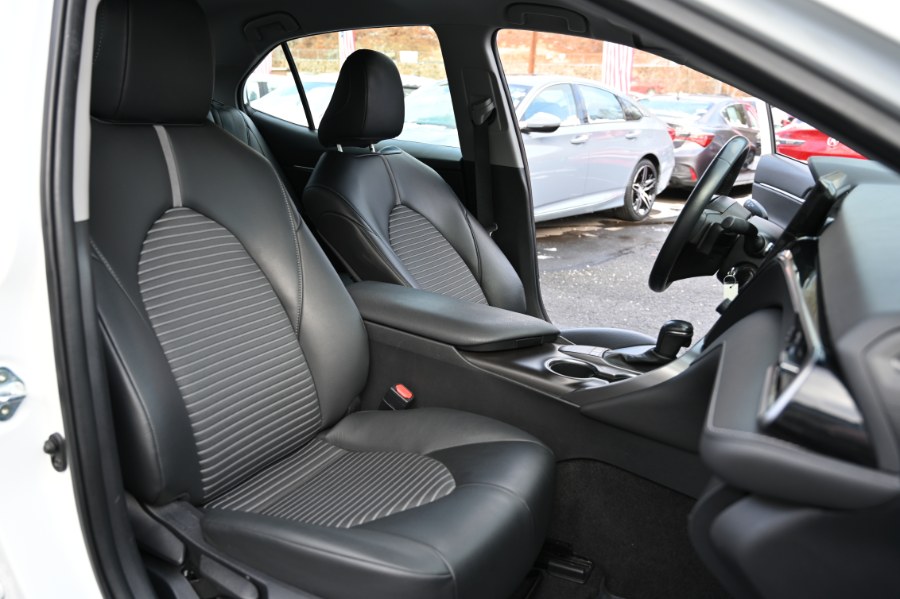 2023 Toyota Camry SE Auto photo