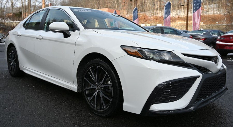 2023 Toyota Camry SE Auto photo