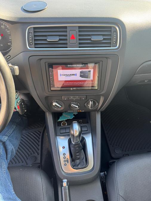 2012 Volkswagen Jetta SE PZEV photo