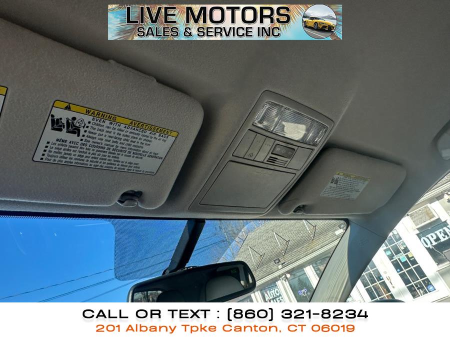 2013 Toyota Venza LE photo