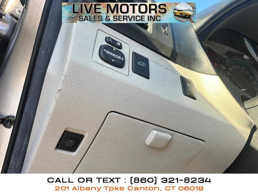 2013 Toyota Venza LE photo