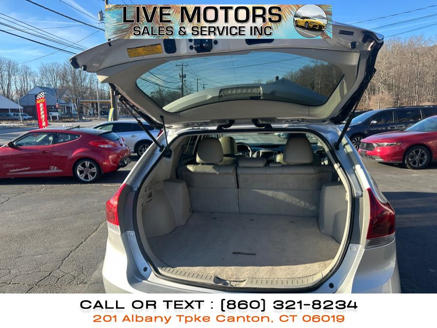 2013 Toyota Venza LE photo