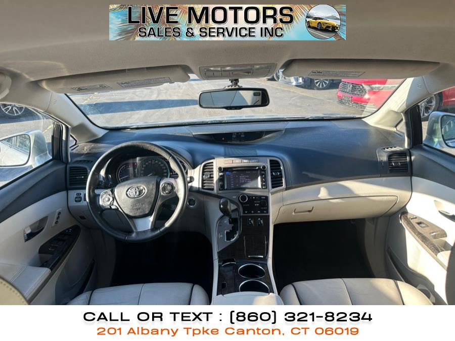 2013 Toyota Venza LE photo