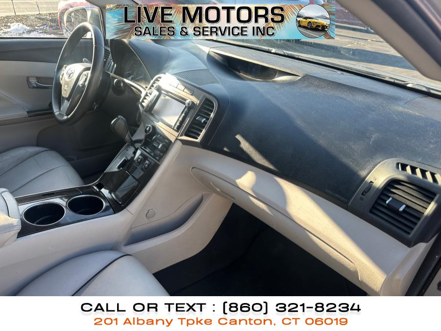 2013 Toyota Venza LE photo