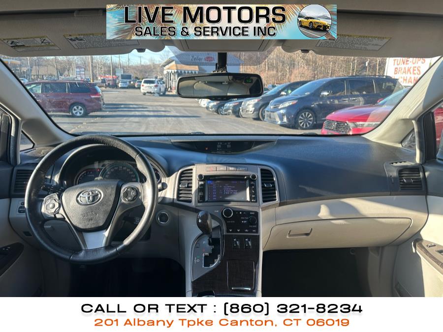2013 Toyota Venza LE photo