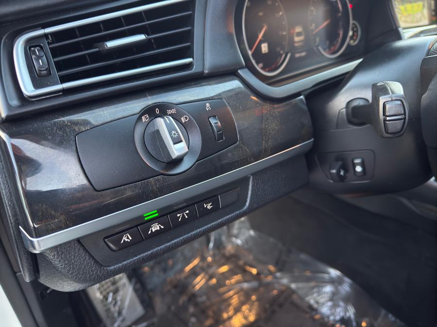 2015 BMW 7-Series 4dr Sdn 750i xDrive AWD photo