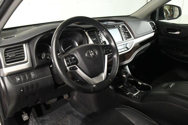 2018 Toyota Highlander Hybrid XLE photo