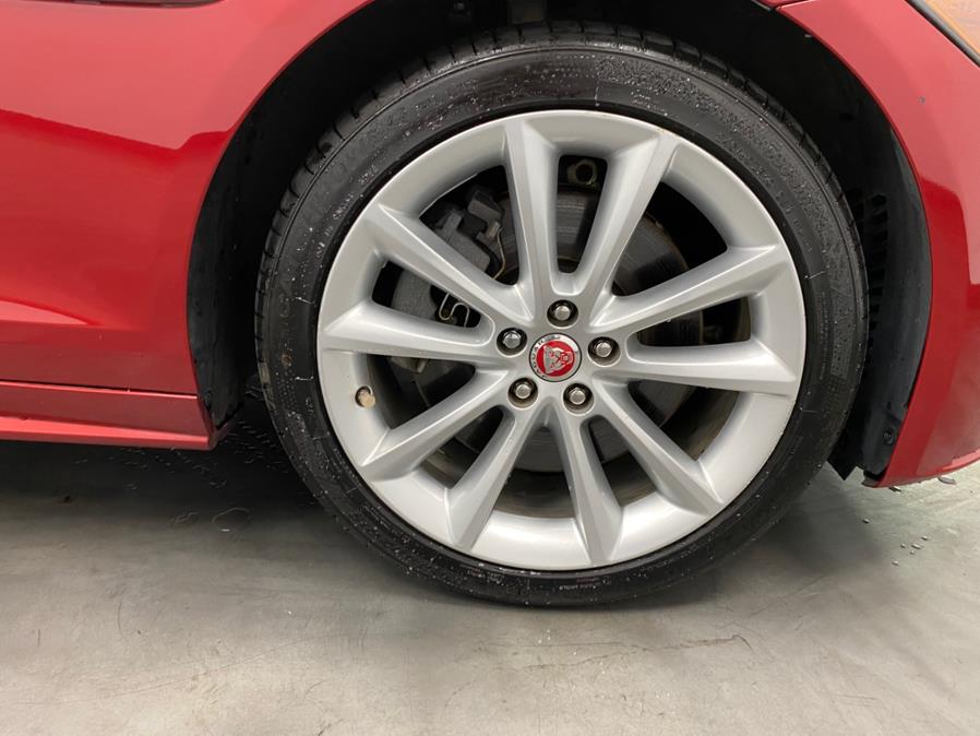 2017 Jaguar XF 35t R-Sport AWD photo