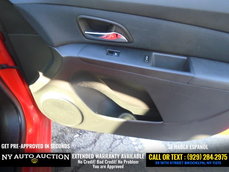 2015 Chevrolet Cruze 4dr Sdn Auto 2LT photo