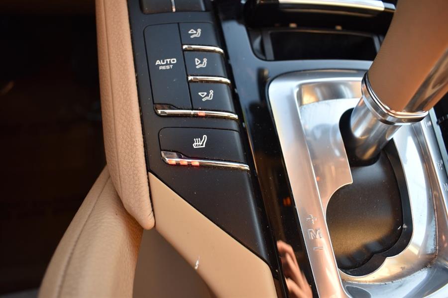 2014 Porsche Cayenne photo