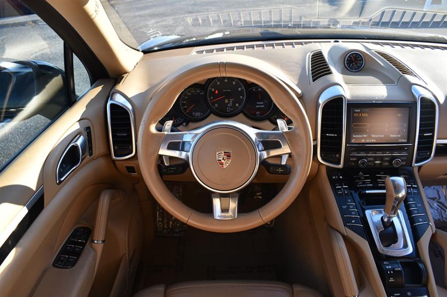 2014 Porsche Cayenne photo