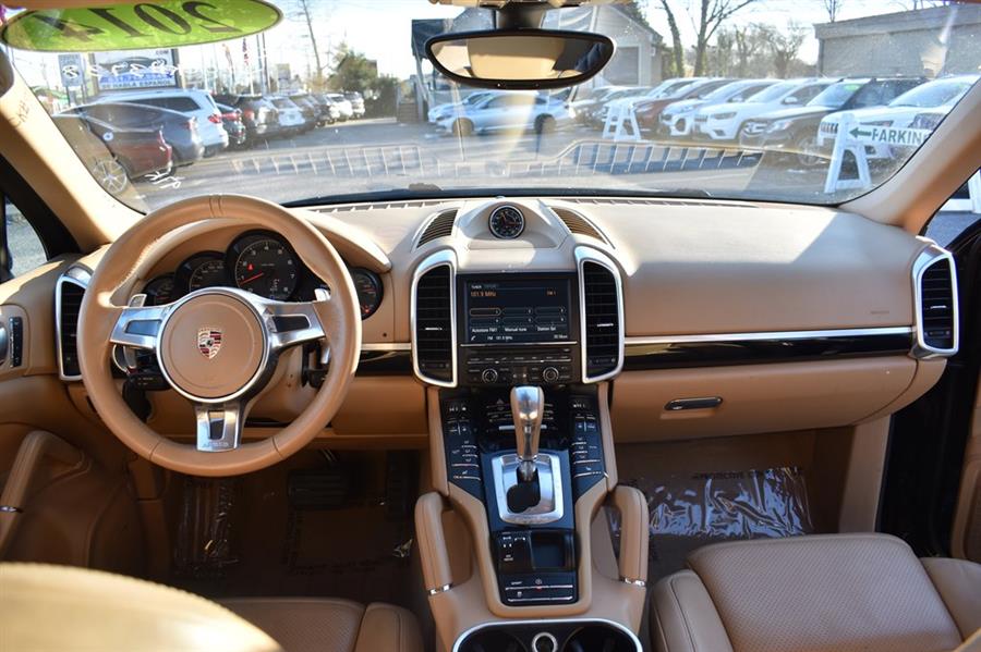2014 Porsche Cayenne photo