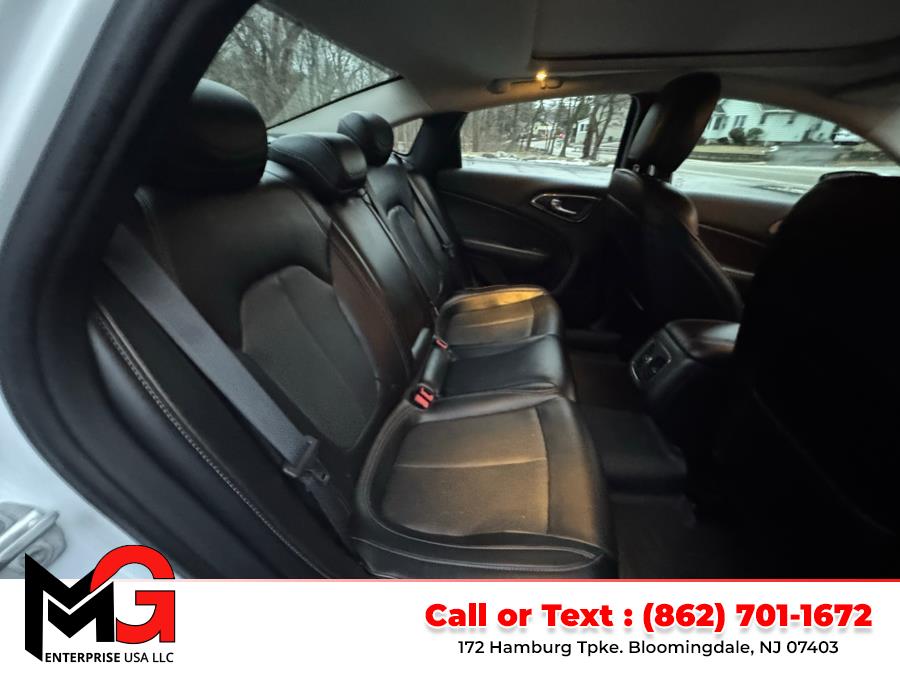 2015 Chrysler 200 C photo