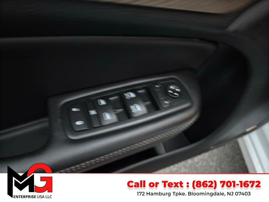 2015 Chrysler 200 C photo