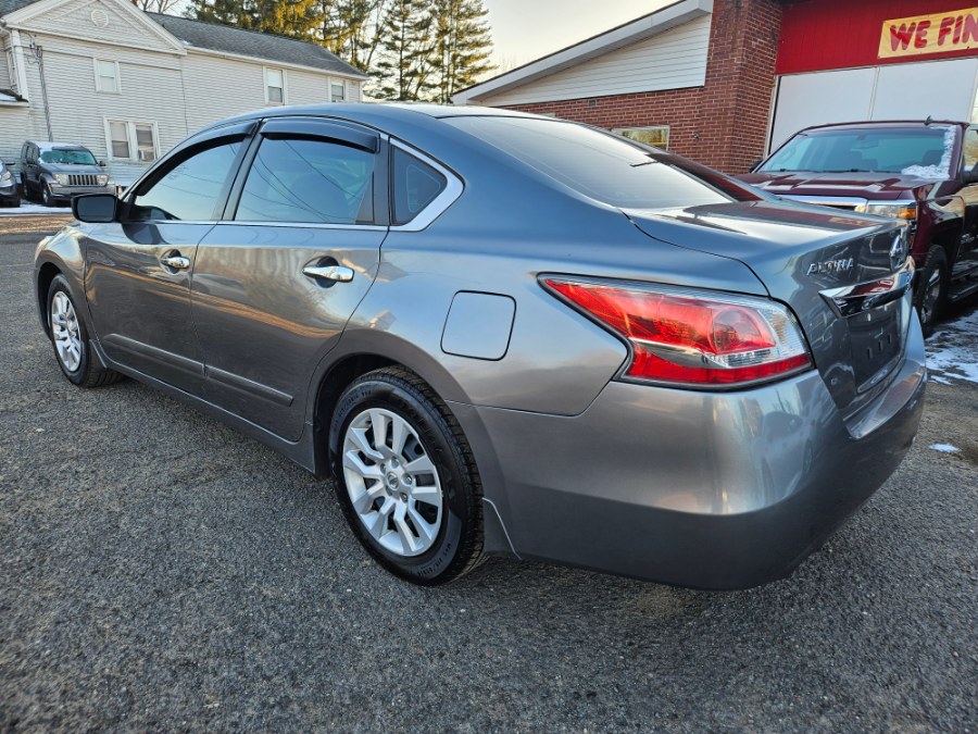 2015 Nissan Altima 4dr Sdn I4 2.5 SV photo