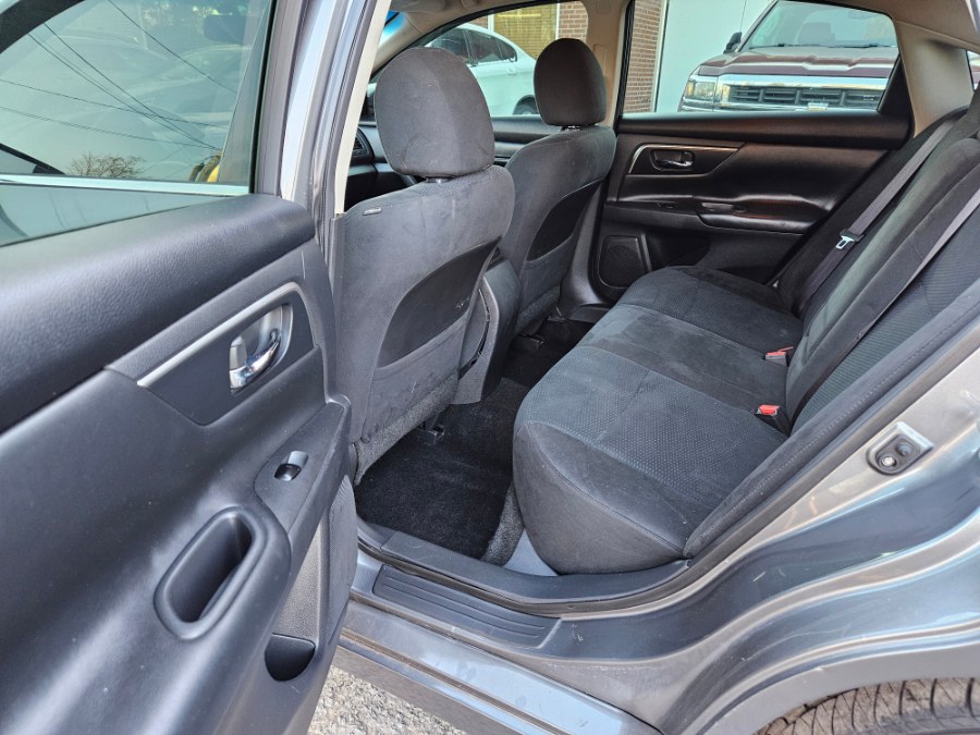 2015 Nissan Altima 4dr Sdn I4 2.5 SV photo