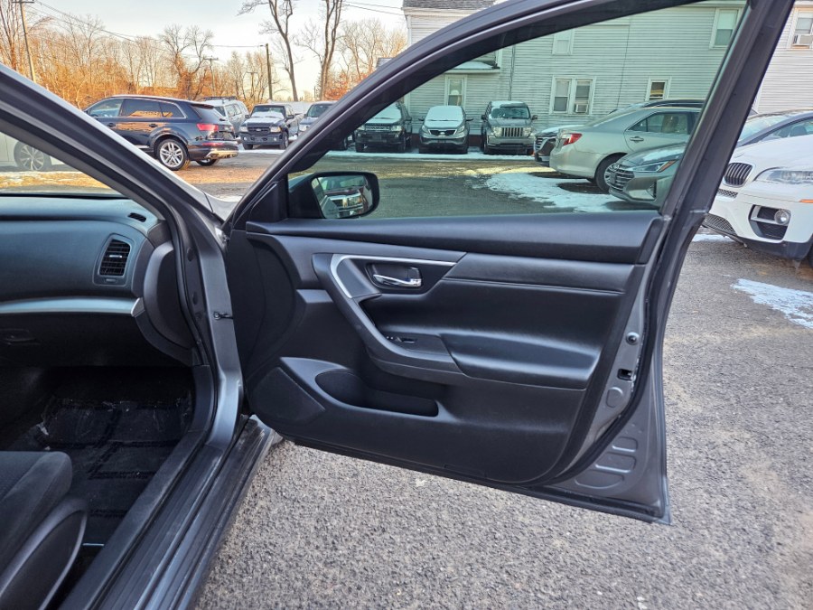 2015 Nissan Altima 4dr Sdn I4 2.5 SV photo
