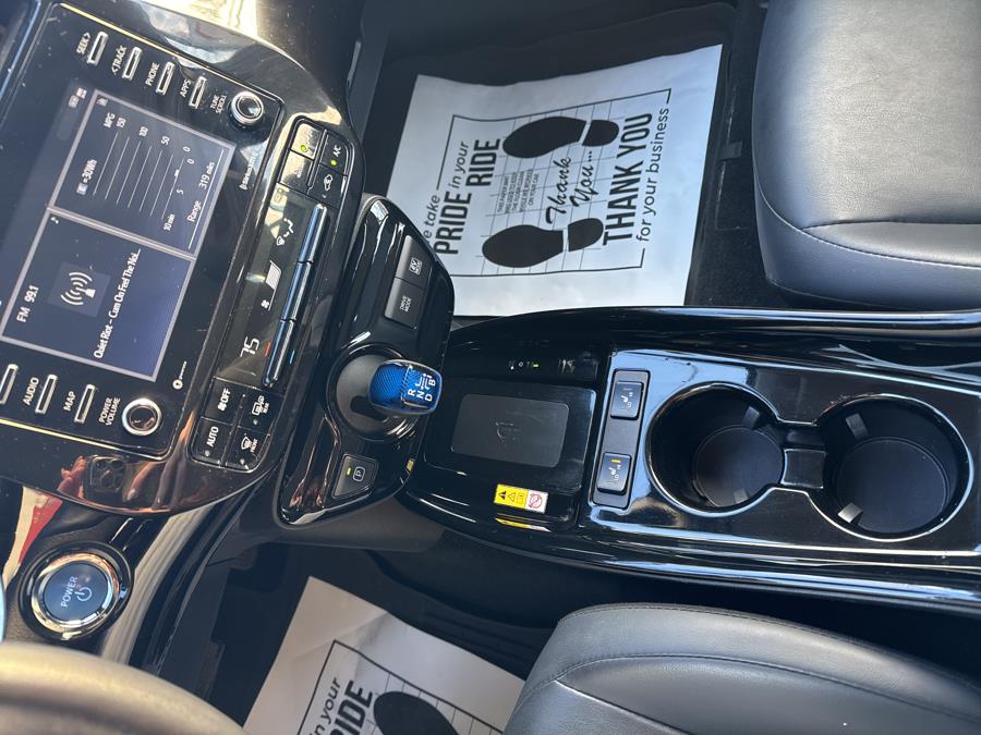 2022 Toyota Prius XLE photo